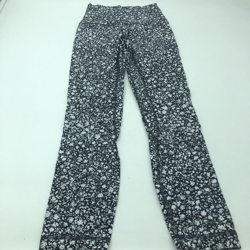 Lululemon Cropped Black And White Floral Leggings Size 0